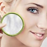 Existen alternativas naturales que podamos usar en lugar de productos comerciales para mantener el maquillaje duradero durante el día